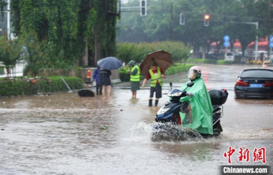 华宇注册：广西沿海遭遇强降雨 多所学校停课